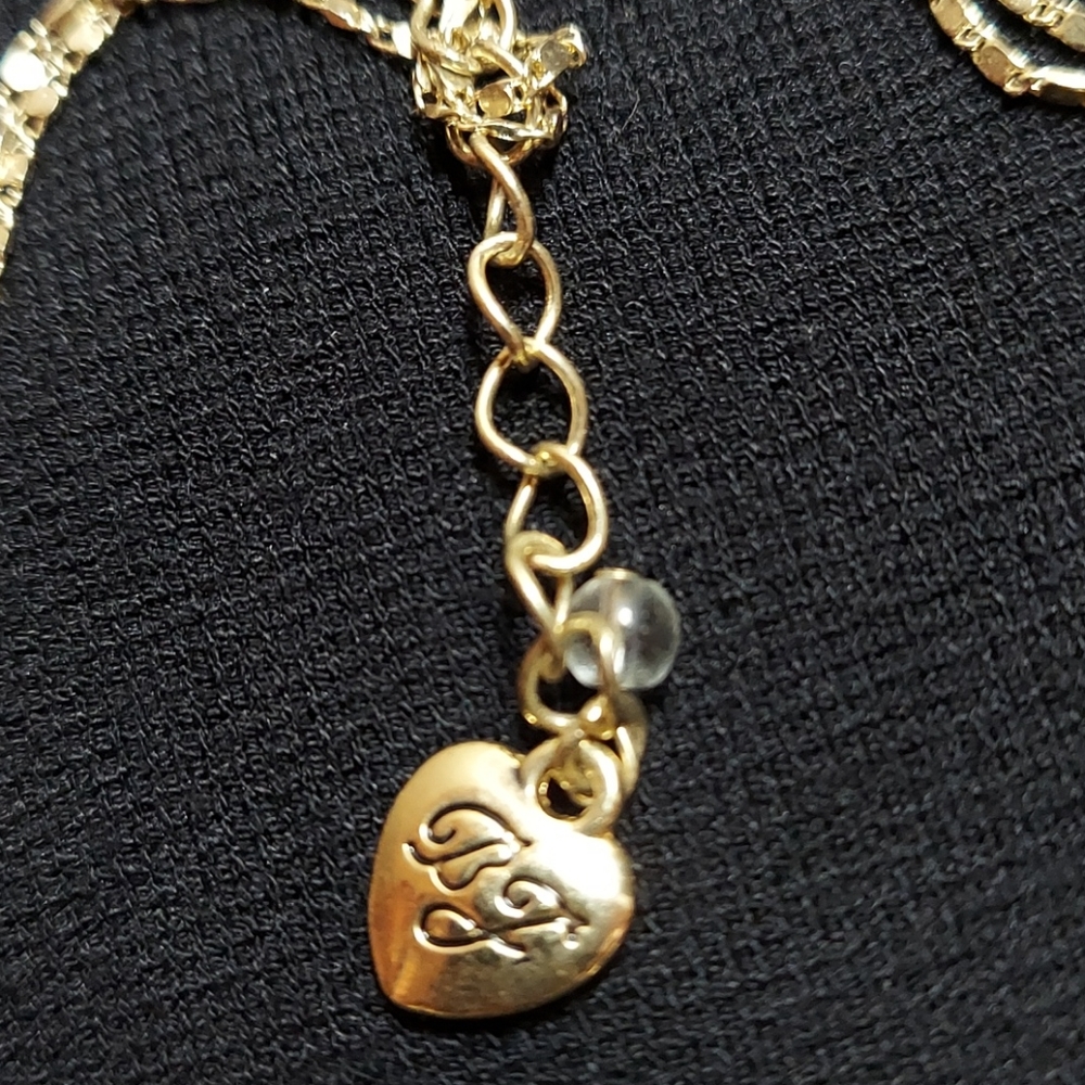 Betsy Johnson skull and roses necklace 🌹 - Picture 7 of 8